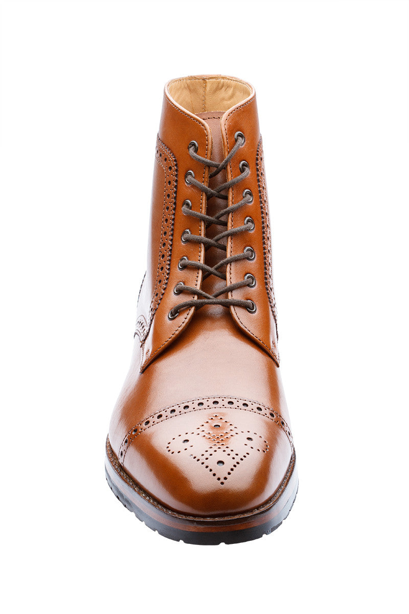 TOECAP BROGUE BOOTS  – TAN