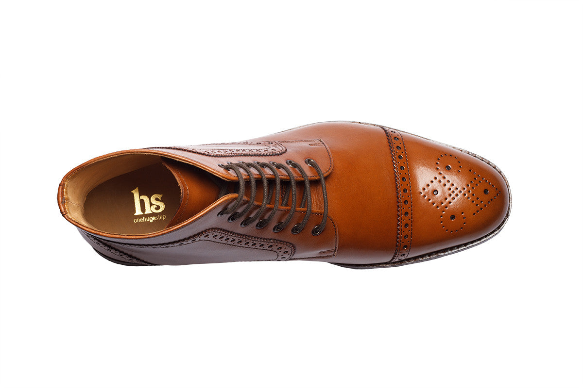 TOECAP BROGUE BOOTS  – TAN