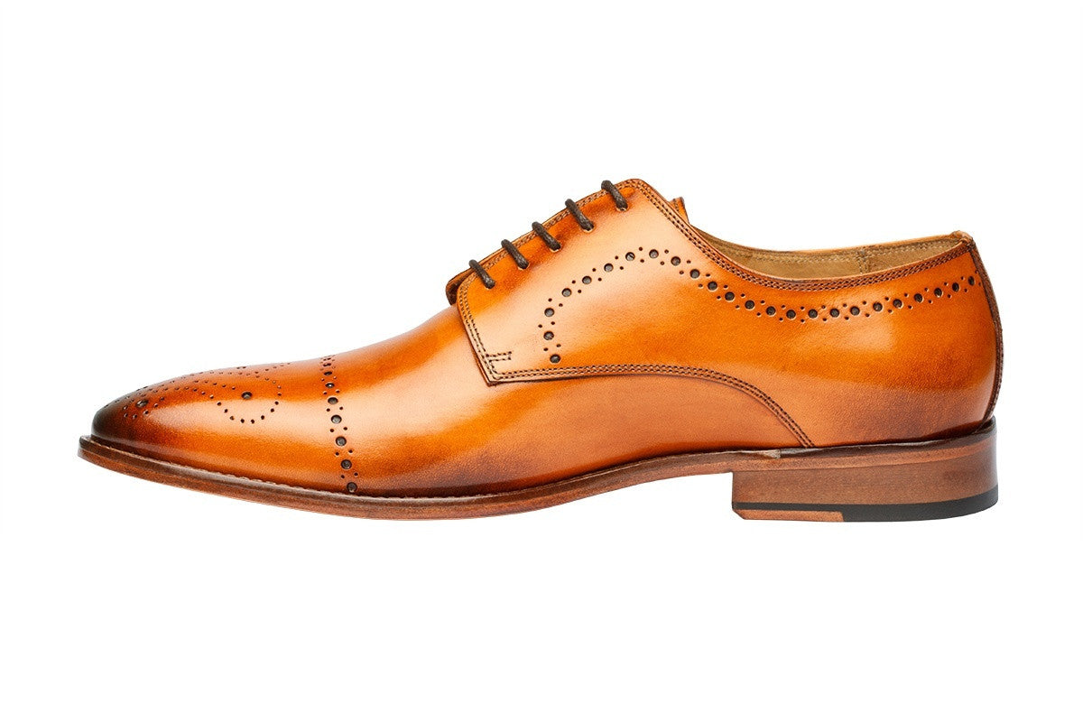 BROGUE DERBY WITH MEDALLION – CUOIO