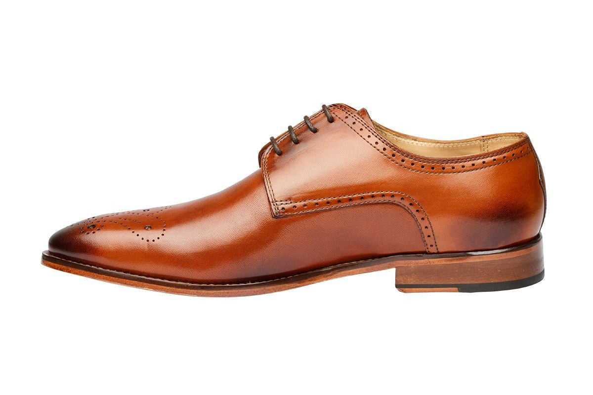 BROGUE DERBY WITH MEDALLION –TAN