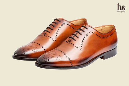 Brogue Derby With Medallion – Tan