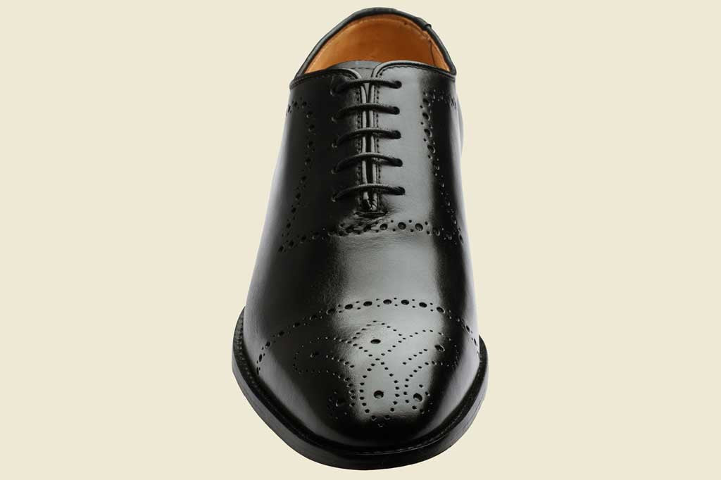 Brogue Oxford With Medallion – Black
