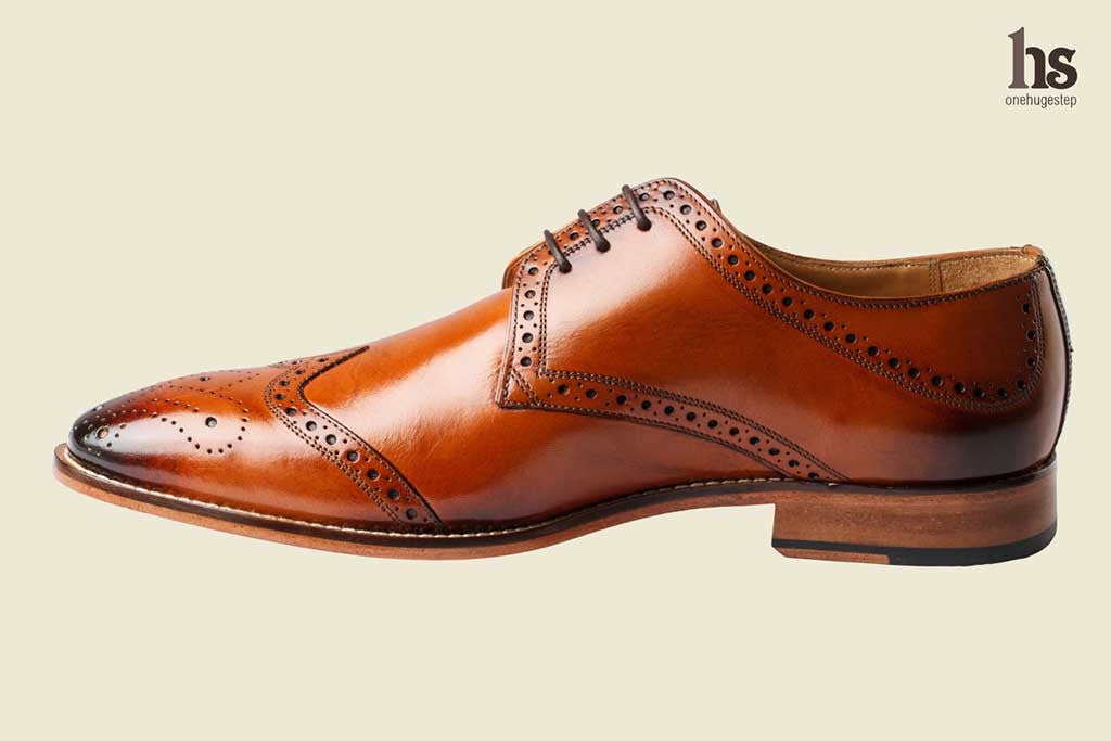 Wing Cap Brogue Derby With Medallion – Tan
